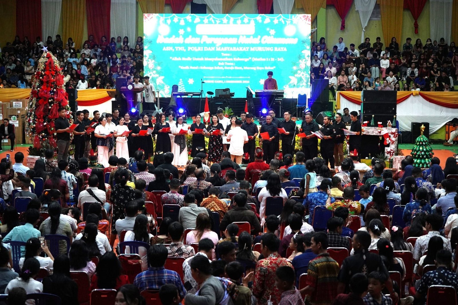 Bupati Ajak Tanamkan Kasih di Dalam Keluarga pada Sambutan Ibadah dan Perayaan Natal Oikumene