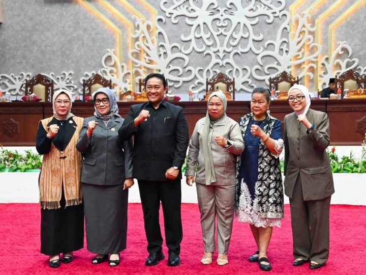 Wagub Edy Pratowo Beri Jawaban Atas Pemandangan Umum Fraksi DPRD