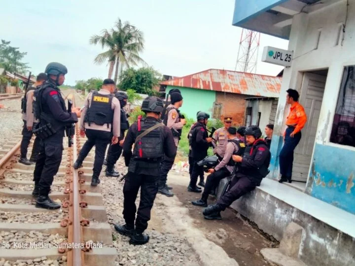 Brimob, Dit Samapta Polda Sumut dan Polres Pelabuhan Belawan, Gelar Patroli Gabungan Cegah Kejahatan Jalanan