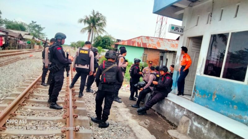 Brimob, Dit Samapta Polda Sumut dan Polres Pelabuhan Belawan, Gelar Patroli Gabungan Cegah Kejahatan Jalanan