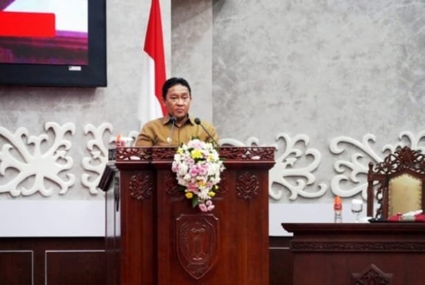Wakil Gubernur Hadiri Paripurna DPRD Kalteng, Tutup Sidang 2025 dan Buka Masa Sidang 2026