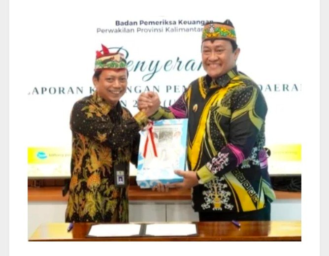 Wagub Kalteng Serahkan LKPD Unaudited 2025